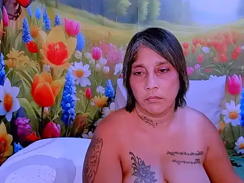 indianroxy on StripChat