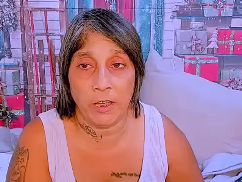 indianroxy on StripChat