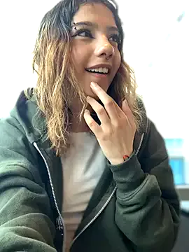 MiaaCute- on StripChat