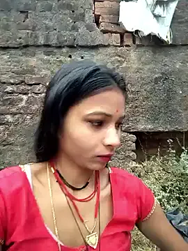 R_Roshni on StripChat