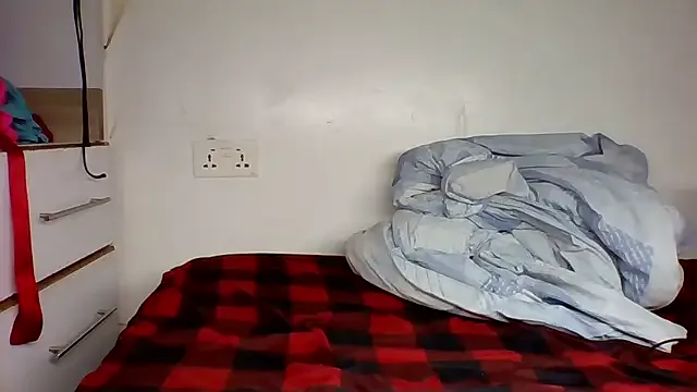 Sunny_Diva on StripChat